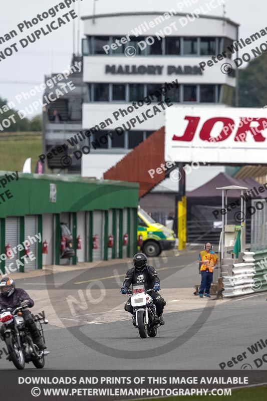 Vintage motorcycle club;eventdigitalimages;mallory park;mallory park trackday photographs;no limits trackdays;peter wileman photography;trackday digital images;trackday photos;vmcc festival 1000 bikes photographs